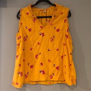 Old navy large yellow floral blouse sleeveless